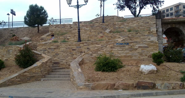 Utilización de piedra natural en proyecto de paisajismo